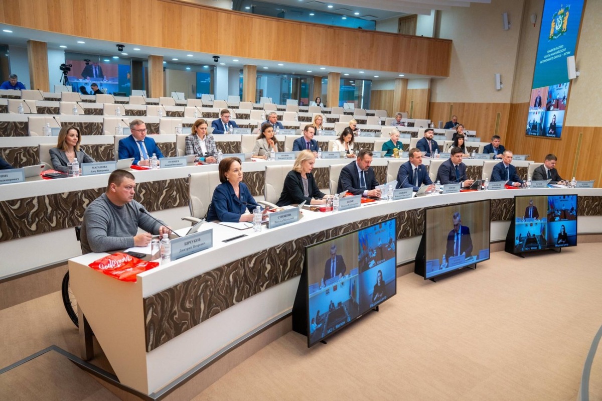    Организации и предприятия Югры за прошлый год приняли на работу 890 инвалидов