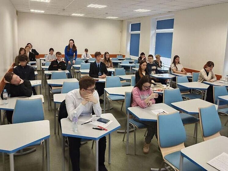     В этом году участие в заочном туре приняли более 18 тысяч школьников. Фото: «МК в Питере»