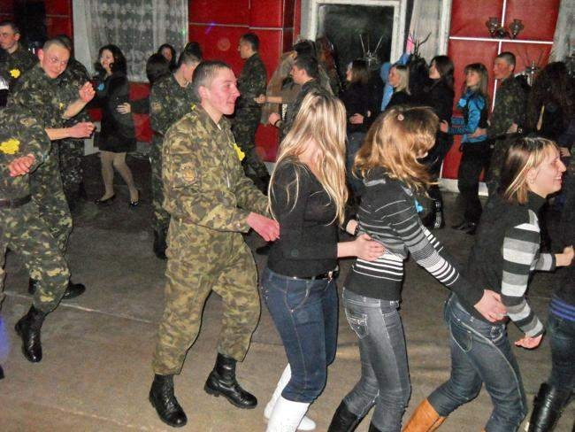 Армейские истории. Приемник. Часть 2. "Дискотека"