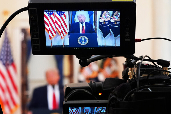 Президент США Дональд Трамп во время обращения к нации / Alex Brandon/Reuters   📷