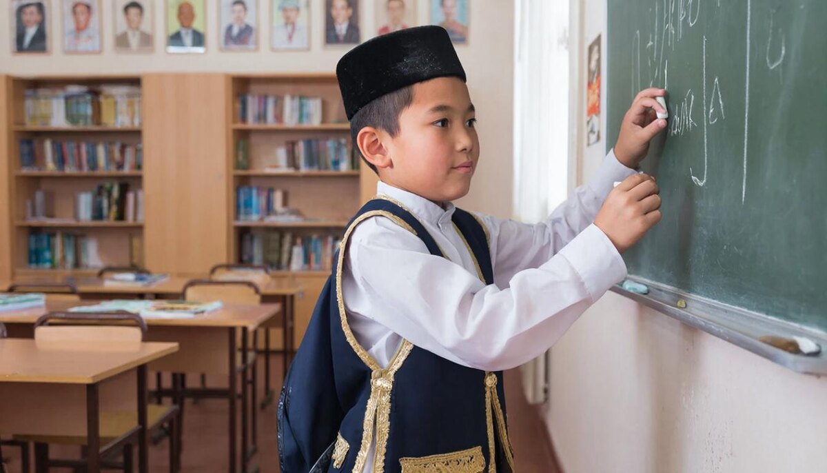    Коллаж Царьграда создан с использованием нейросети Kandinsky