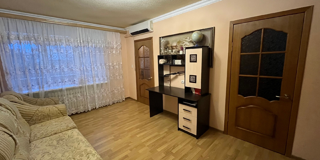 Продается квартира в центре ст.Каневской Краснодарского края, 89189542292