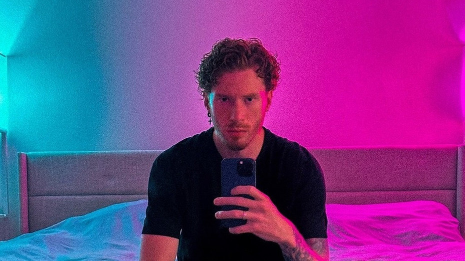 Вылитая бывшая жена: Никита Пресняков появился на публике с новой девушкой