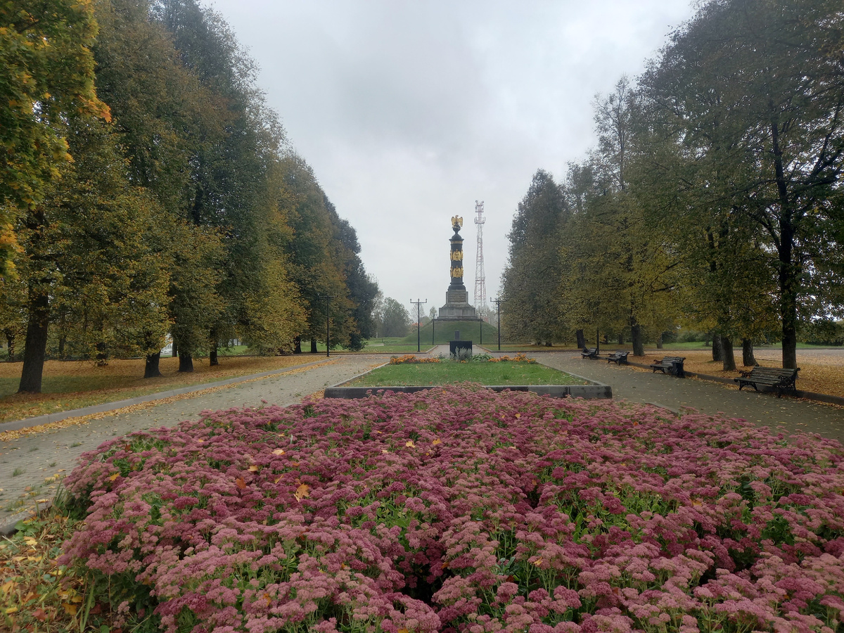 Мемориальный комплекс в Тарутино