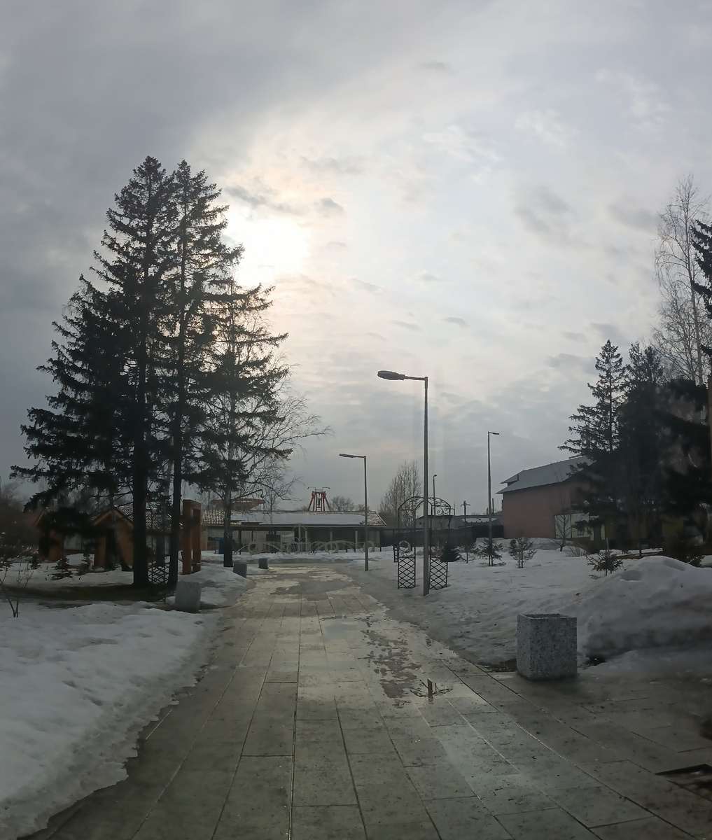 Где-то на просторах моего города. Фотография автора, март 2026 года. 