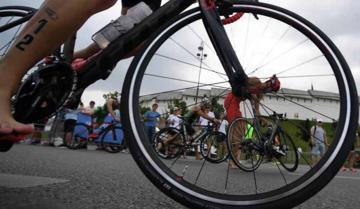     Триатлон. Источник: ria.ru Автор фото: Максим Богодвид