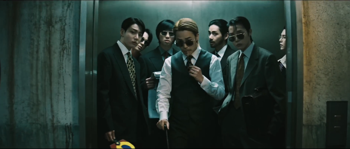 Сцена в лифте из клипа  2.0 нового альбома ARIRANG группы BTS