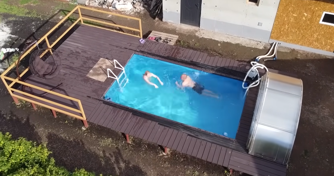 Уличный бассейн 2,5 на 4,5 м с террасой