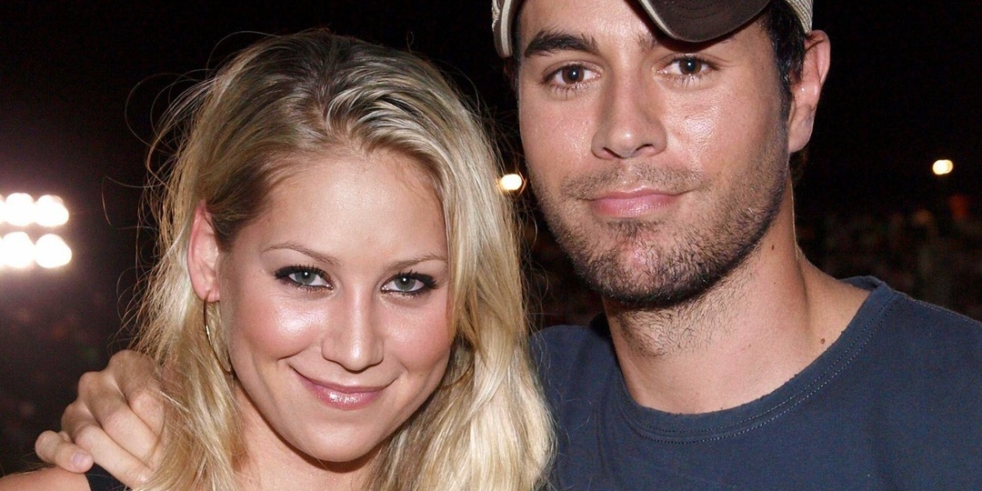 «Familia» на яхте: Энрике Иглесиас впервые показал Анну Курникову с четырьмя детьми