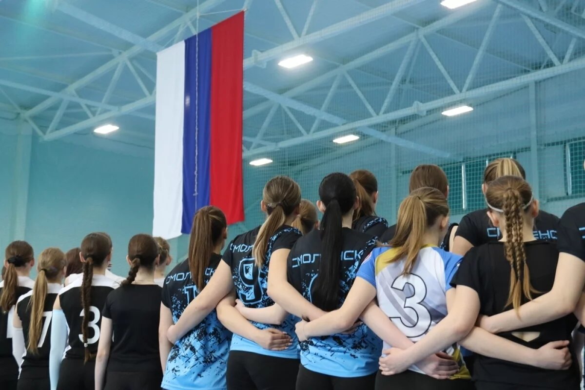    В Смоленске стартовал решающий турнир по волейболу среди девушек