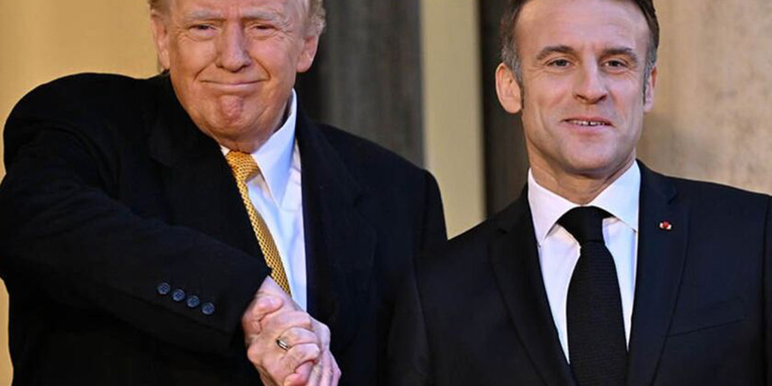 Трамп с издевкой высмеял «побитого женой» Макрона