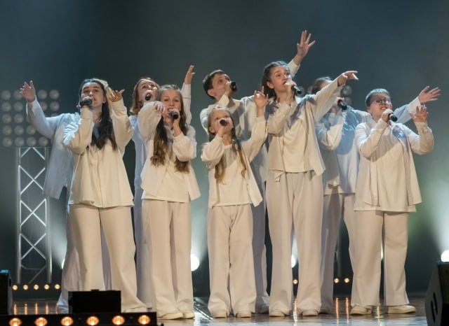 🎤Воспитанники вокального ансамбля «ЗвуЧи» детско-юношеского центра «Каскад» стали лауреатами 1 степени в конкурсе «Поющий Пермский край