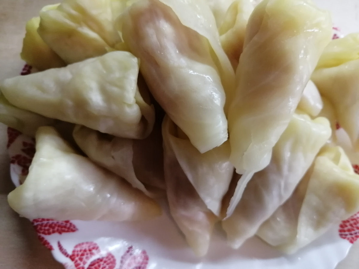 Фарш, завернутый в капустные листья