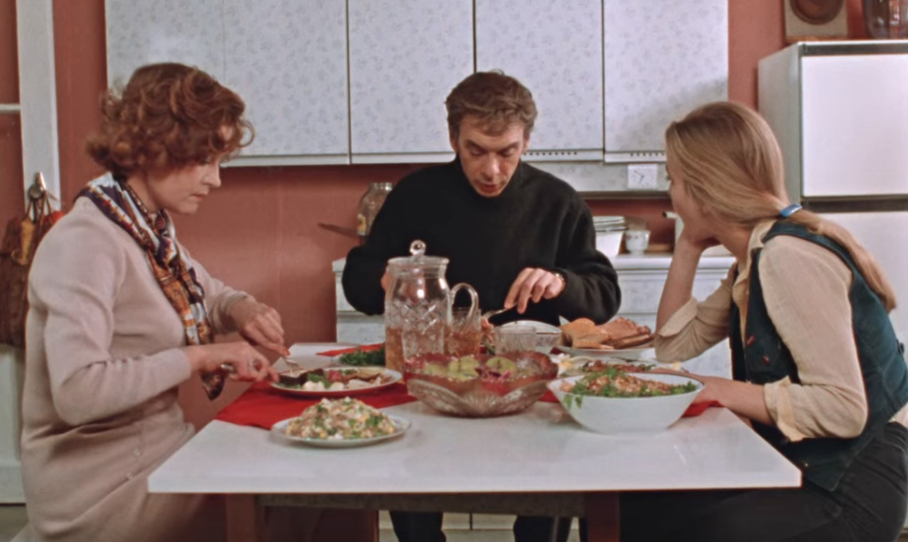 Кадр из фильма "Москва слезам не верит"