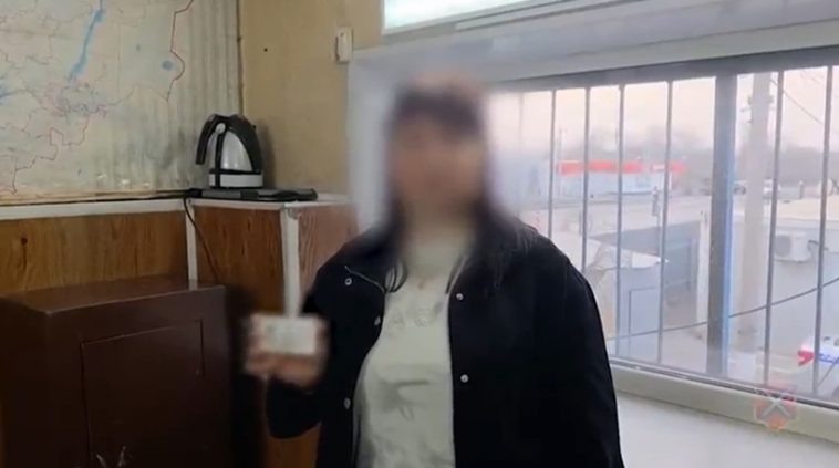 Под Волгоградом задержали автоледи с липовыми правами, приобретенным в интернете