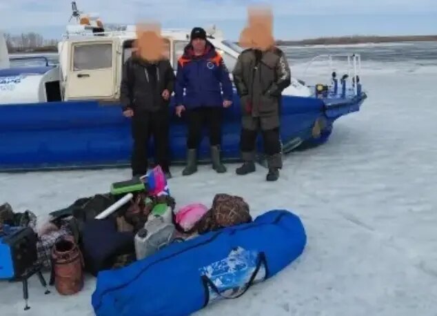    Рыбаков спасли на Ириклинском водохранилище: Лед начал ломаться под ногами