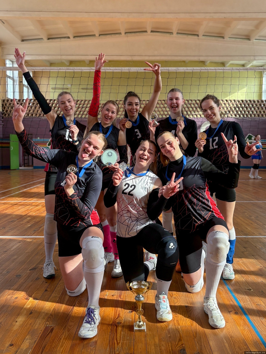 Фото из группы команды медалисток в соцсети «ВКонтакте»