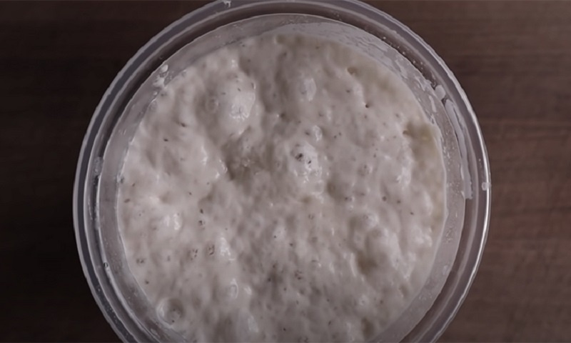 Деревенский каравай за 25 минут: как испечь роскошный домашний хлеб без особых хлопот  