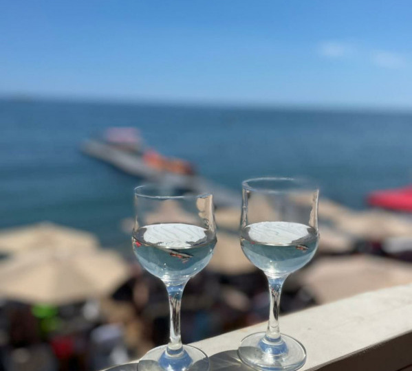 Кубань льёт объём, Крым делает бренд: скрытая арифметика винной гонки