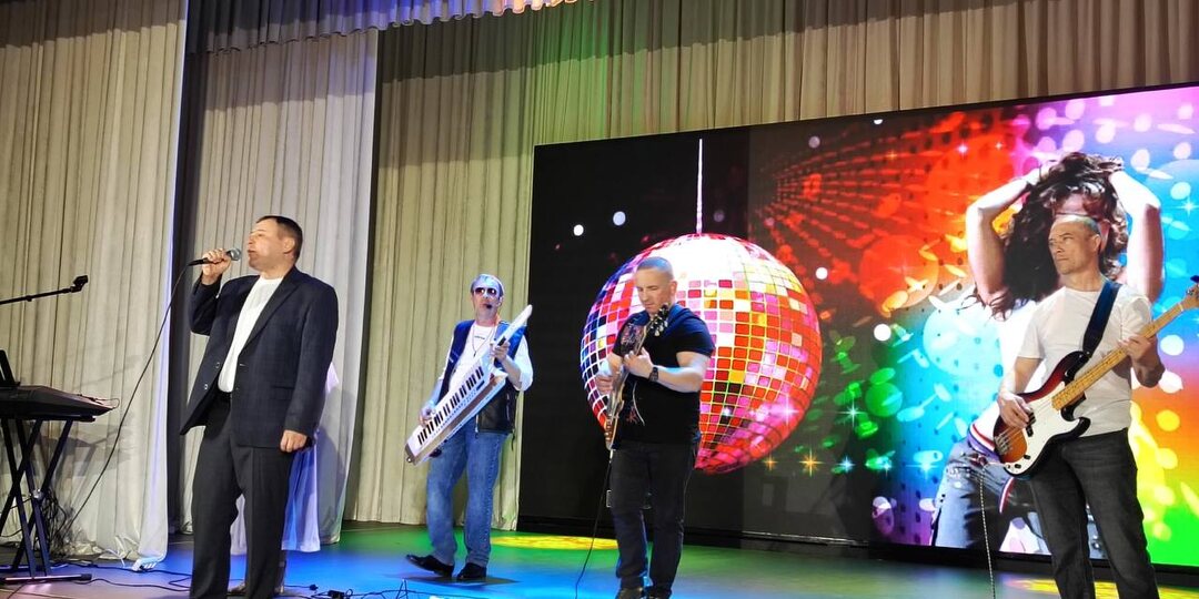 Завершили установку профессионального светового оборудования Deekeypro в Городском доме культуры Аткарска, Саратовская область