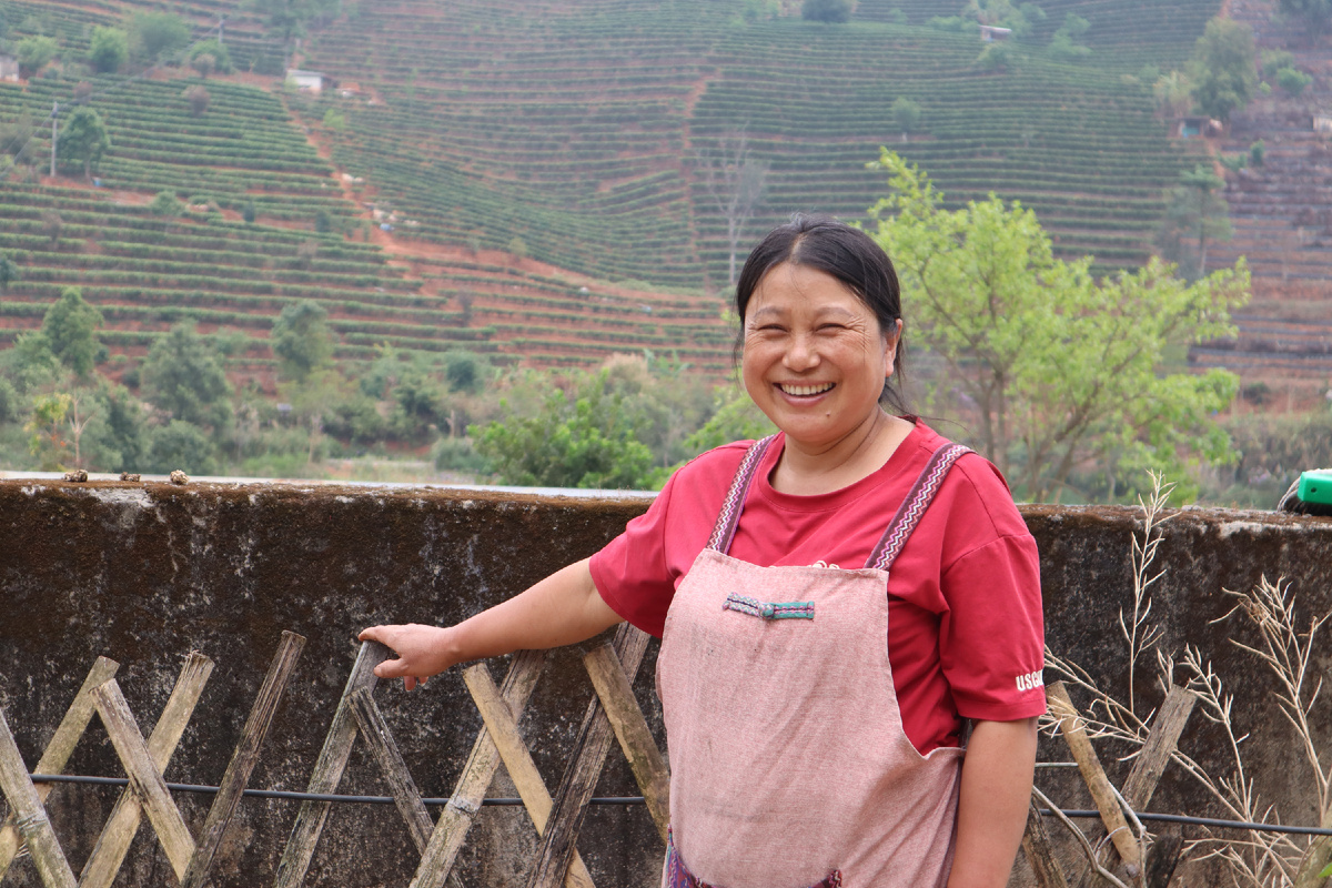 В гостинице недалеко от Великого чайного пути A lady who owns a guesthouse near the Ancient Horse Road