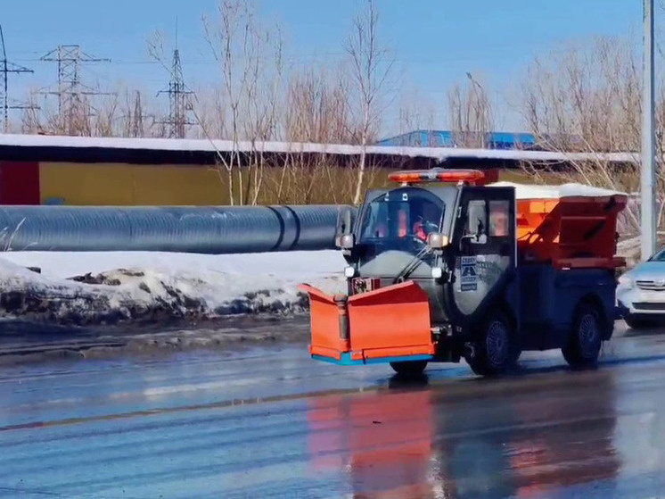    В распоряжение дорожников Нижневартовска поступила новая уборочная техника