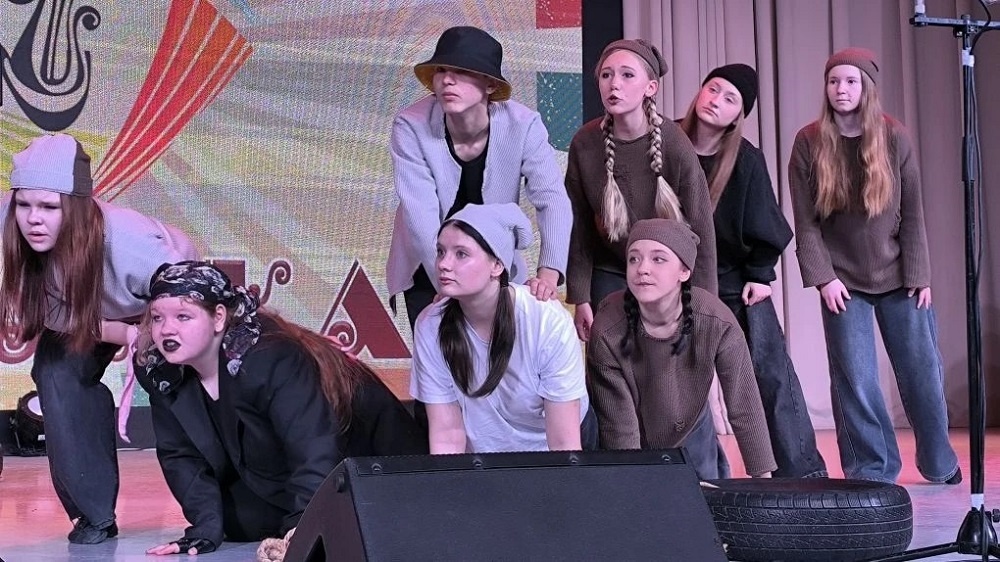    Сцена из спектакля. Фото Анны Зубаревой