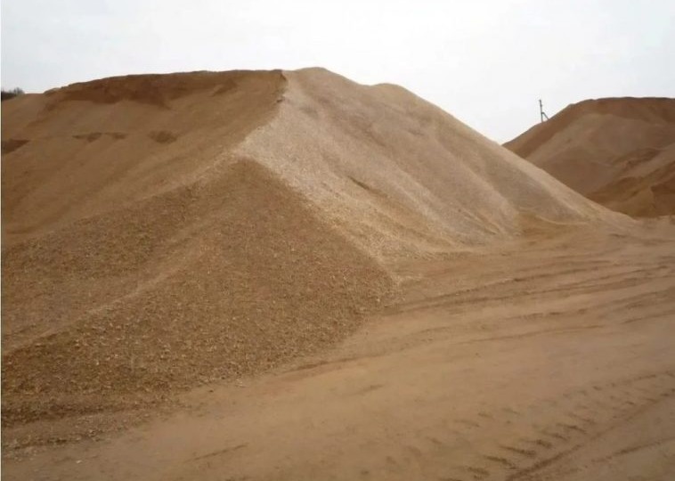 Житель Волгоградской области пошел под суд за кражу песка из карьера