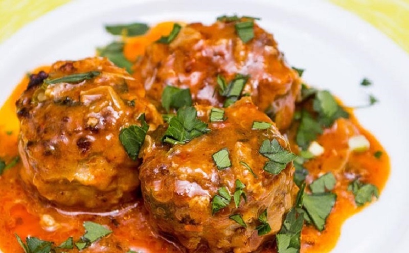 Как приготовить сочные тефтели с ароматной подливкой: секрет идеального домашнего ужина за полчаса