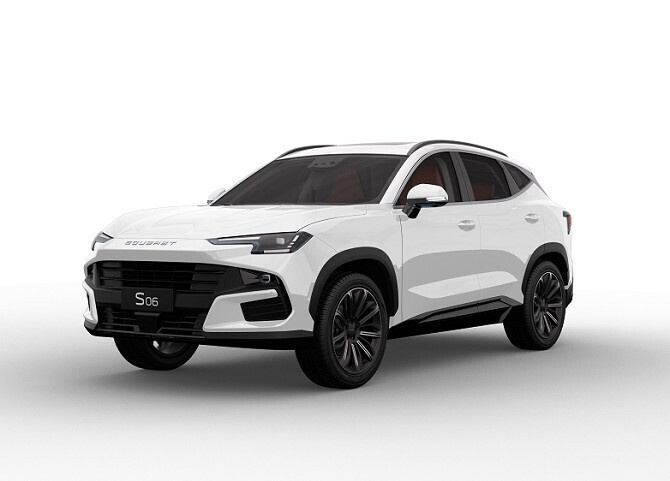    Новый китайский кроссовер Soueast S06 на дороге — старт продаж автомобиля от бренда Chery в России