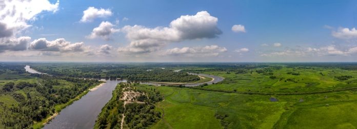 
ASCII Kolor stitching | 4 pictures | Size: 8981 x 3246 | Lens: Standard | RMS: 2.74 | FOV: 163.14 x 54.43 ~ -1.38 | Projection: Cylindrical | Color: LDR |