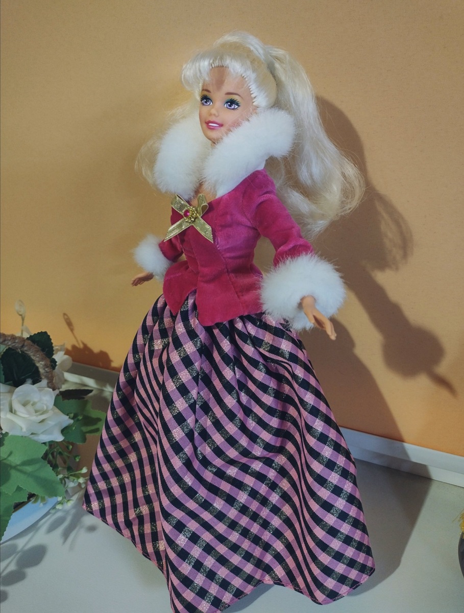 Фото при искусственном освещении. Не хватает яркости и контраста.