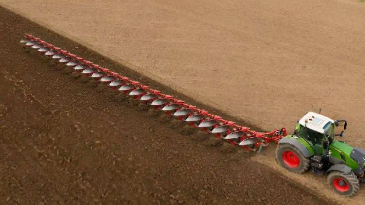 Фото: © Kverneland
Шутка от Kverneland: первый в мире 24-корпусный плуг серийного производства