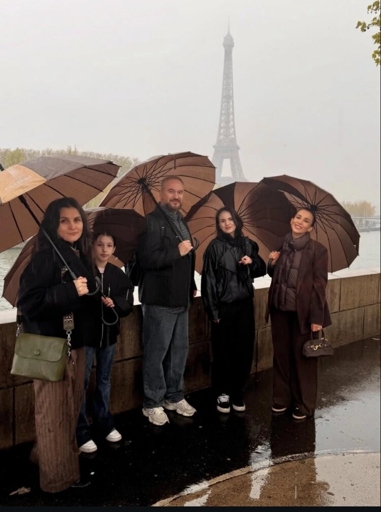 ФОТО: Instagram Анфисы Чеховой (запрещенная в России соцсеть; принадлежит компании Meta, признанной экстремистской организацией и запрещенной в РФ)📷
