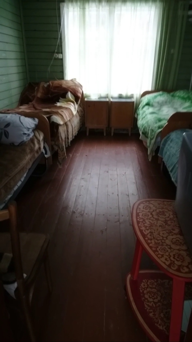 2021г. Вид на окно (фасадная часть домика)