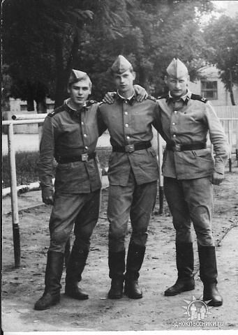 Украинец, русский и литовец...