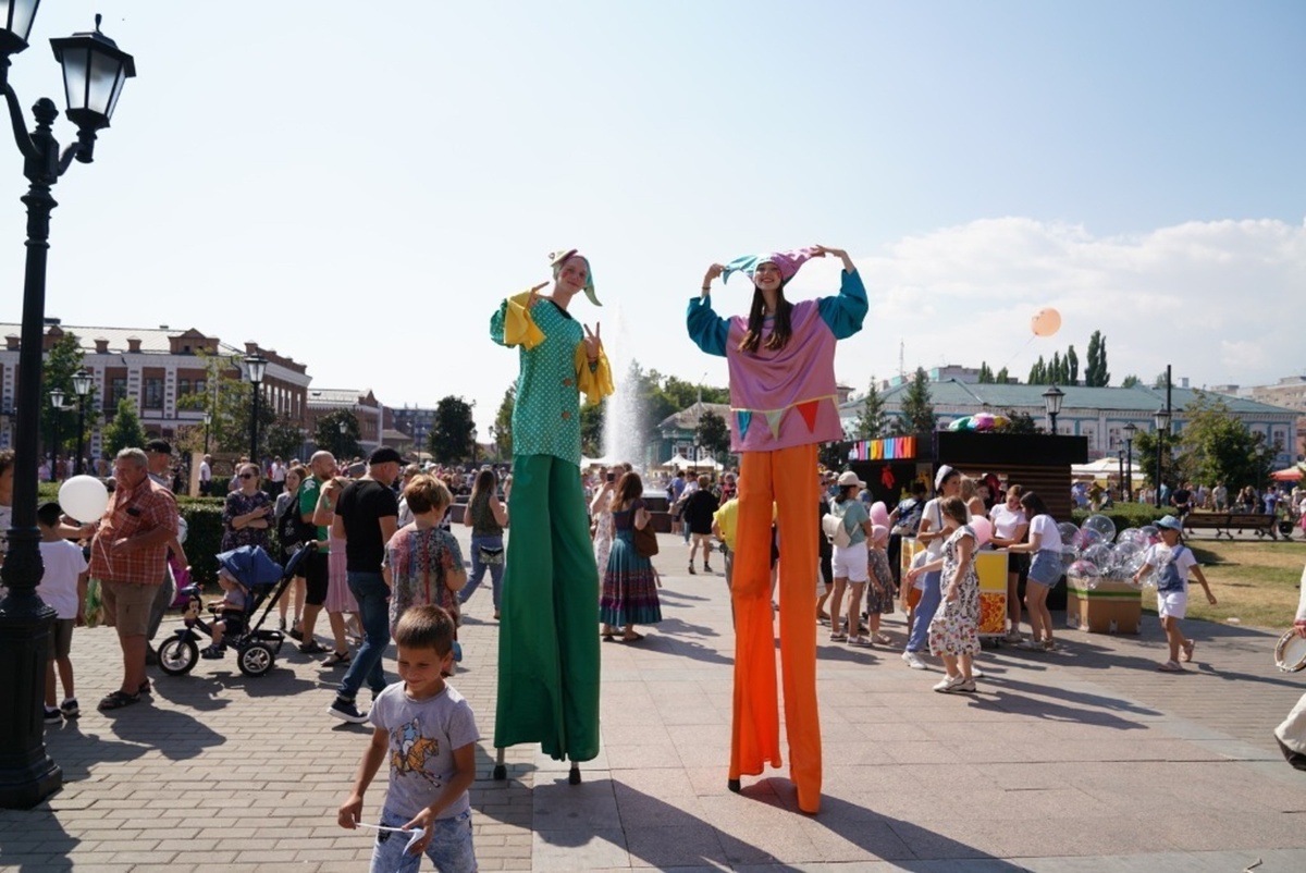     Чираттагы «Креатив индустрияләр сәгате» узды