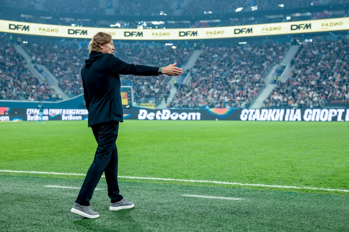 Главный тренер сборной России Валерий Карпин. Фото РФС 