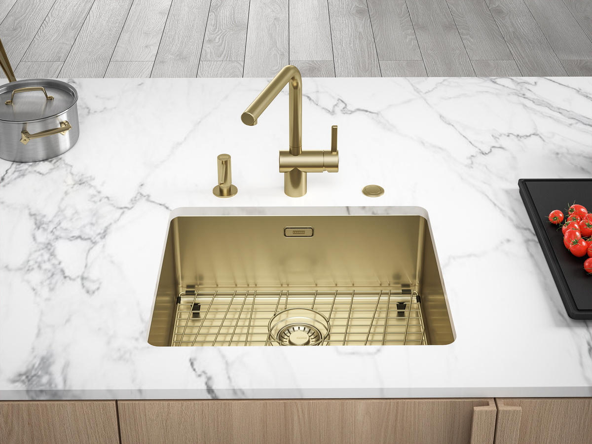 Мойка, смеситель и дозатор из коллекции Mythos Masterpiece (Митос Мастерпис, англ. Шедевр) в золотом исполнении 