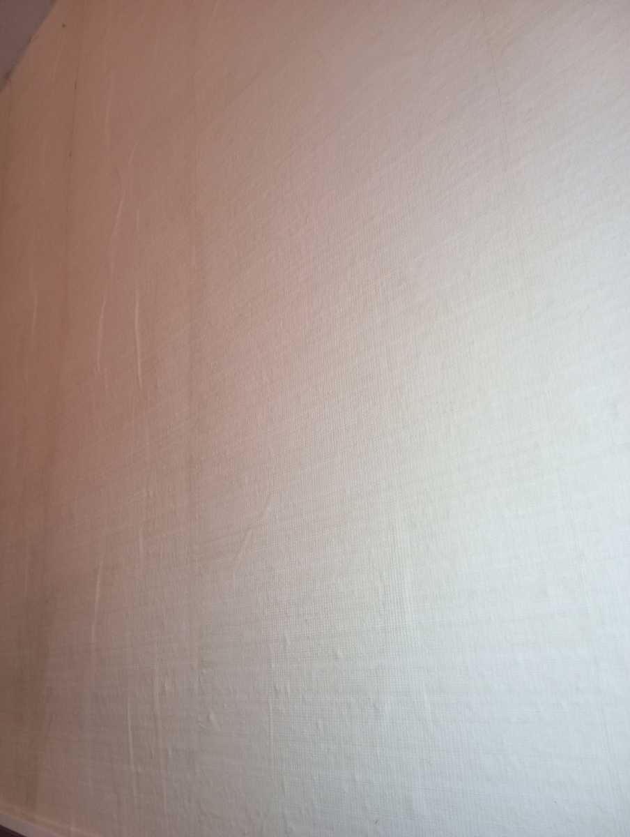 Я когда клеила не одной морщинки, а потом вот повылазили! Прям как с лицом у меня: масочку сделала - молодка, в зеркало взглянула, а откуда морщинки то взялись? 