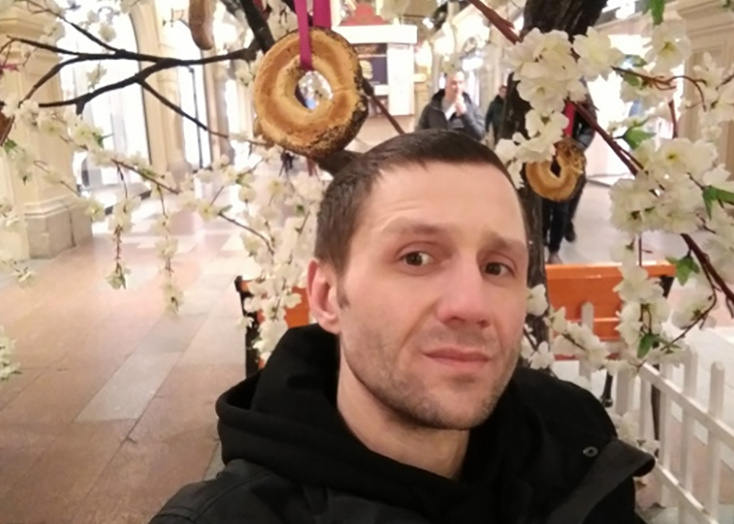 Олег познкомился с будущей убийцей на остановке