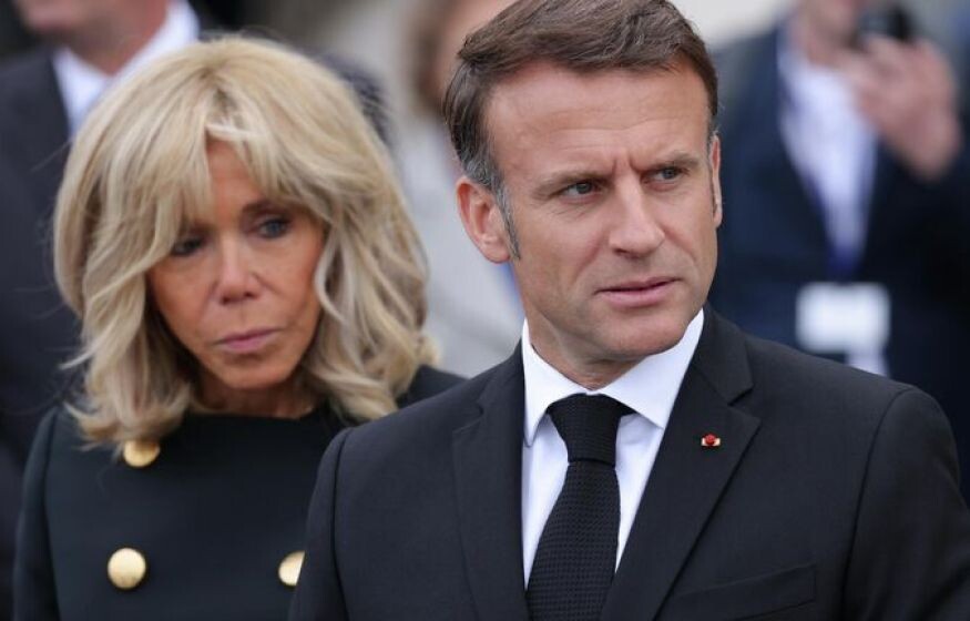    Трамп пошутил об отношениях Макрона с женой — французский президент выразил обиду