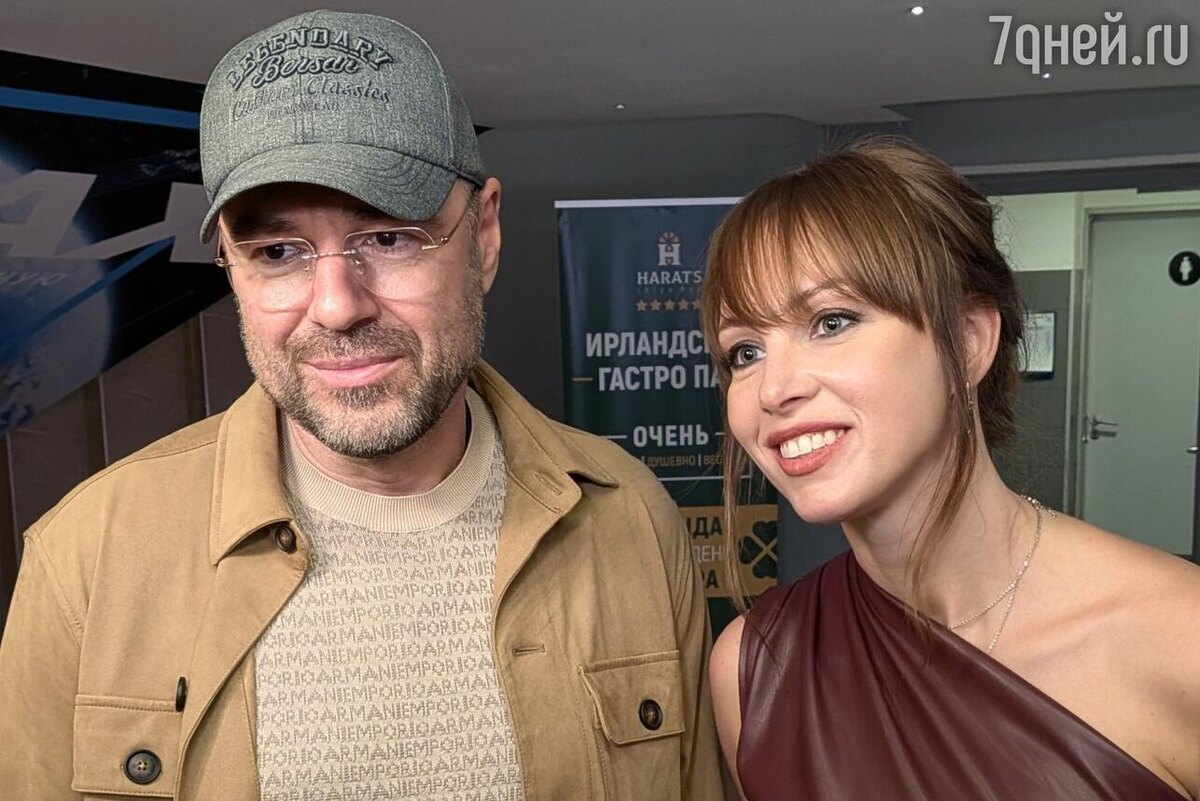    Полина Диброва со своим возлюбленным Романом 7Дней.ru