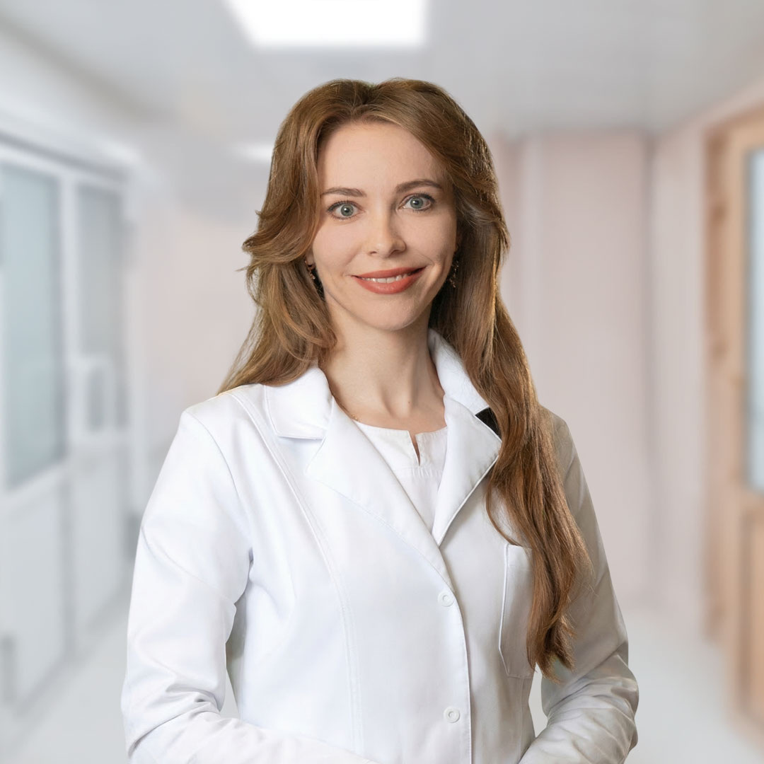 Зинина Алина Анатольевна — врач-колопроктолог, хирург.