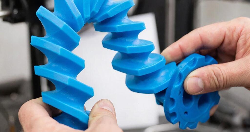 Секреты 3D-печати TPU: как заставить принтер печатать «резиной». Полный гайд.