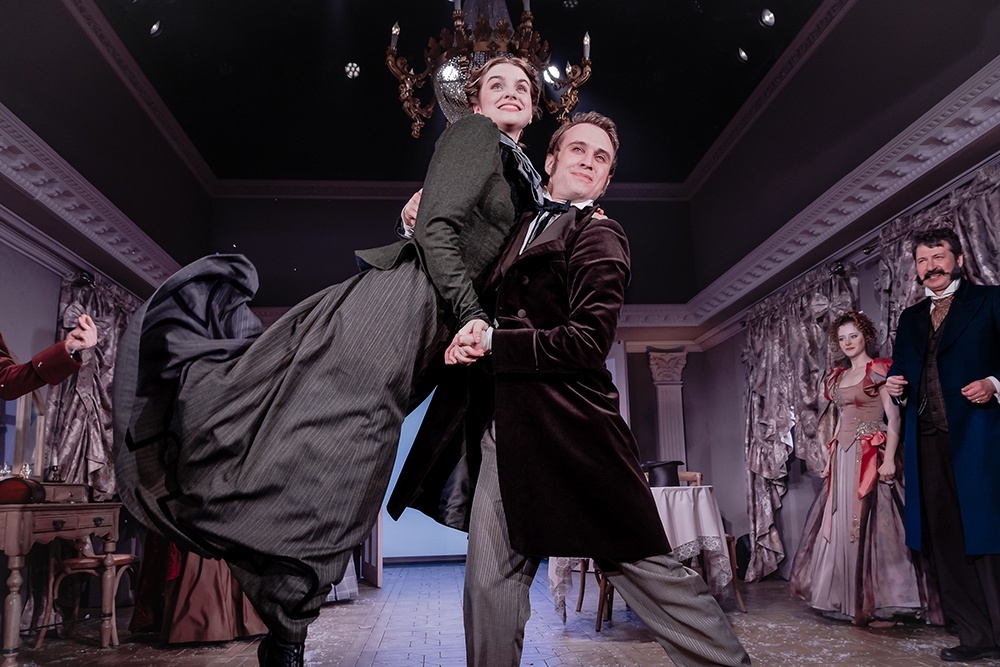    Актеры Театра Олега Табакова безупречно справились со сложным жанром водевиля / Пресс-служба Театра Олега Табакова