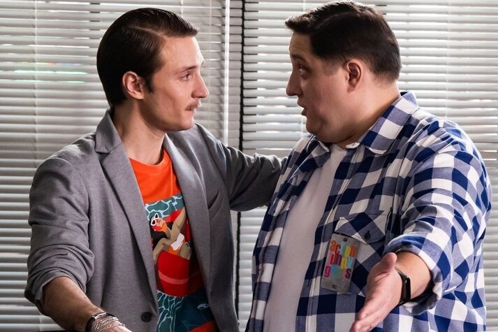     «Он был боец»: Иван Кирюхин рассказал, как Роман Попов сообщил о рецидиве рака на съемках сериала «Большой человек»