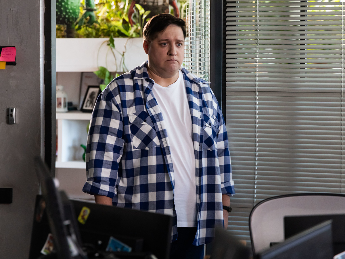    Сериал «Большой человек» стал последним в карьере Романа ПоповаКадр из видео