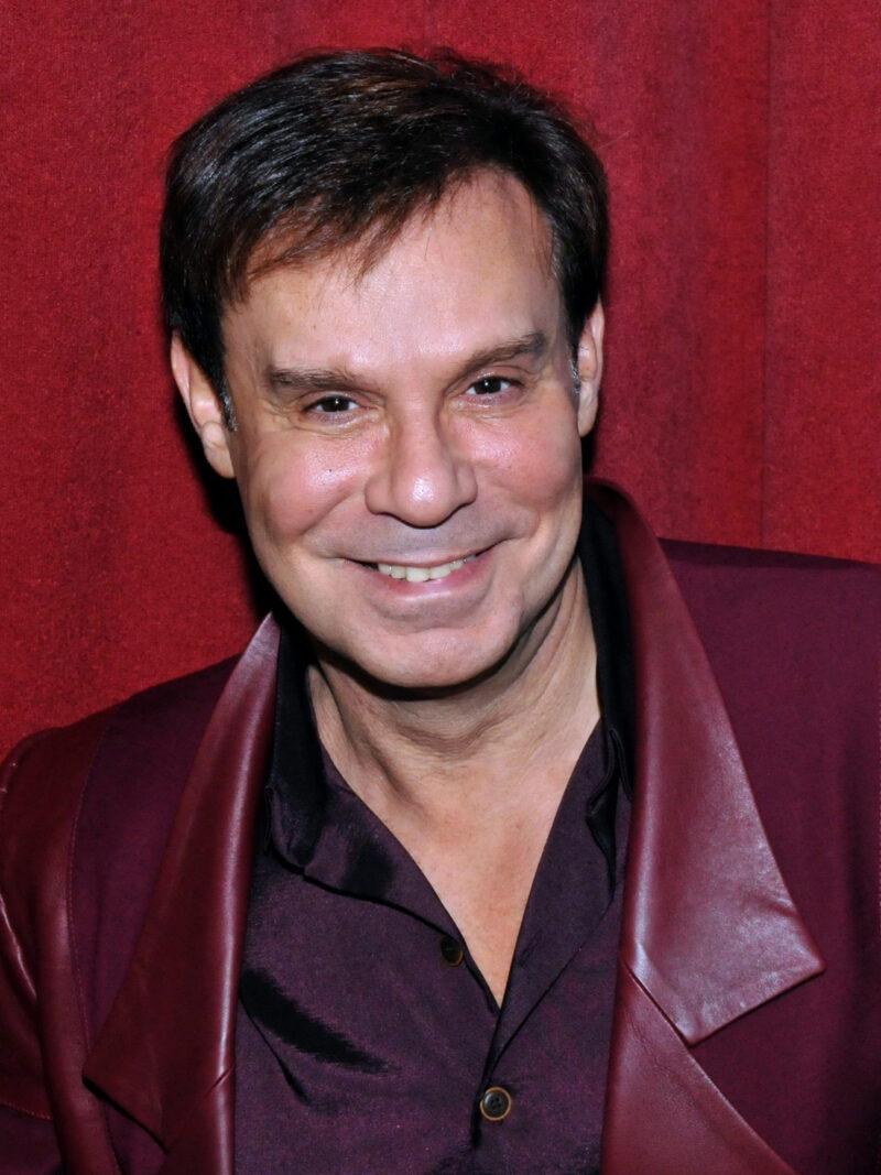    Народный любимец Ефим Шифрин продолжает радовать поклонников своим творчеством.