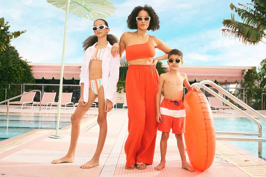 Саи Де Сильва с детьми